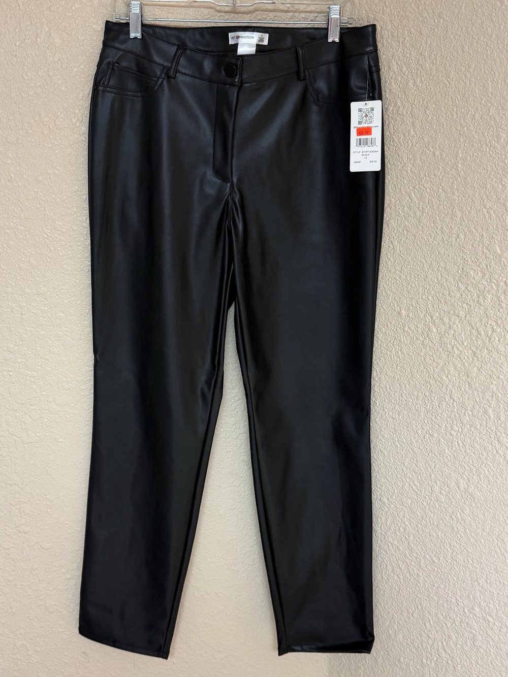 4/$20 89th & Madison Black Faux Leather Ankle Pants